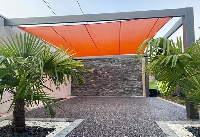 Pergola à voile d'ombrage - Terrasse modulable et cuisine extérieure | Guigan Design