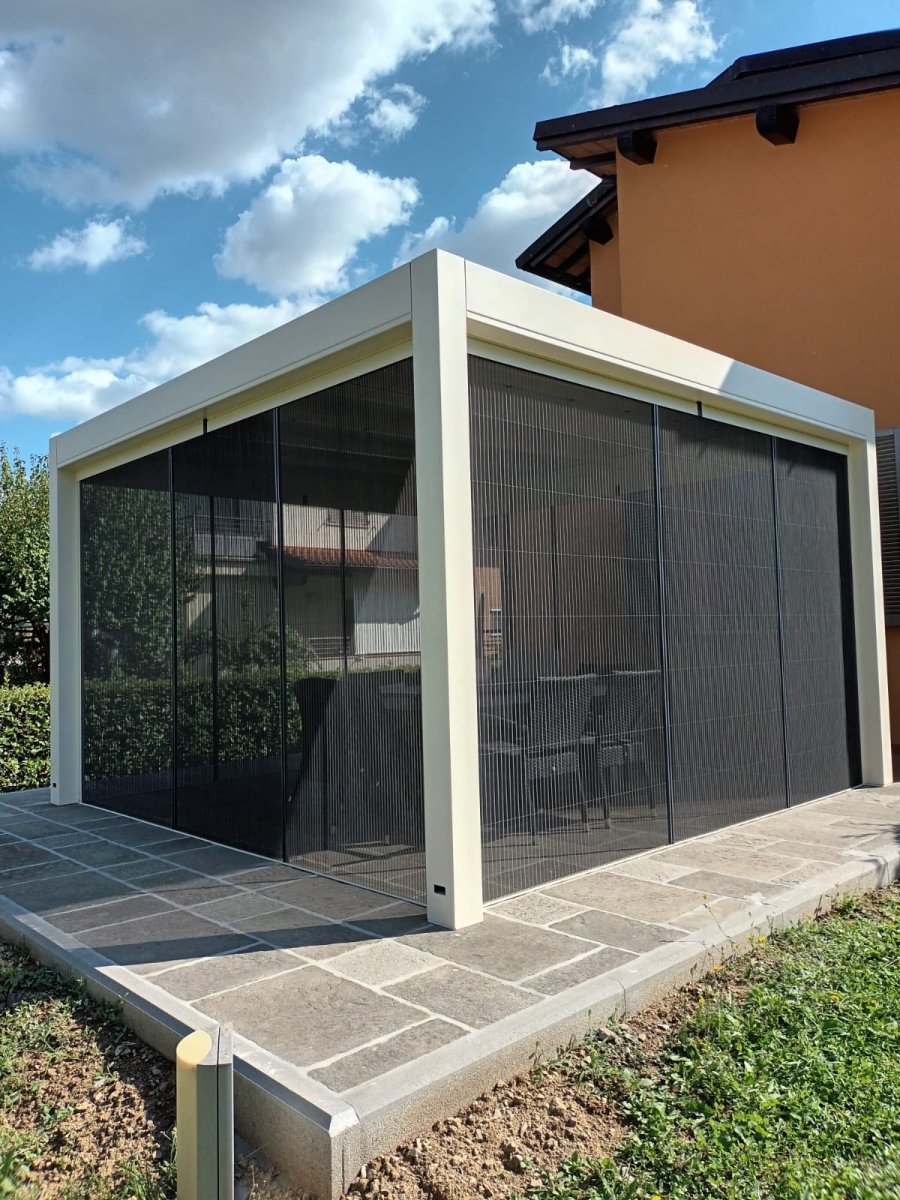 Moustiquaires haut de gamme SharkNet - Terrasse modulable et cuisine extérieure | Guigan Design