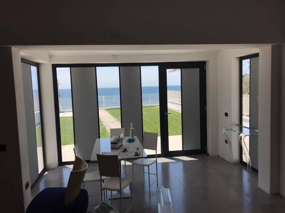 Moustiquaires haut de gamme SharkNet - Terrasse modulable et cuisine extérieure | Guigan Design